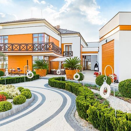 Hotel Kristoff Łaszków Extérieur photo