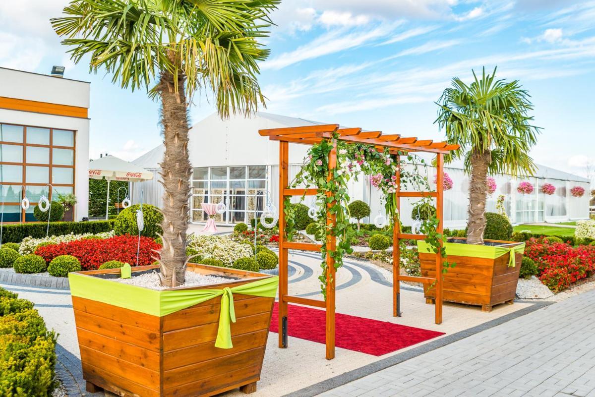 Hotel Kristoff Łaszków Extérieur photo